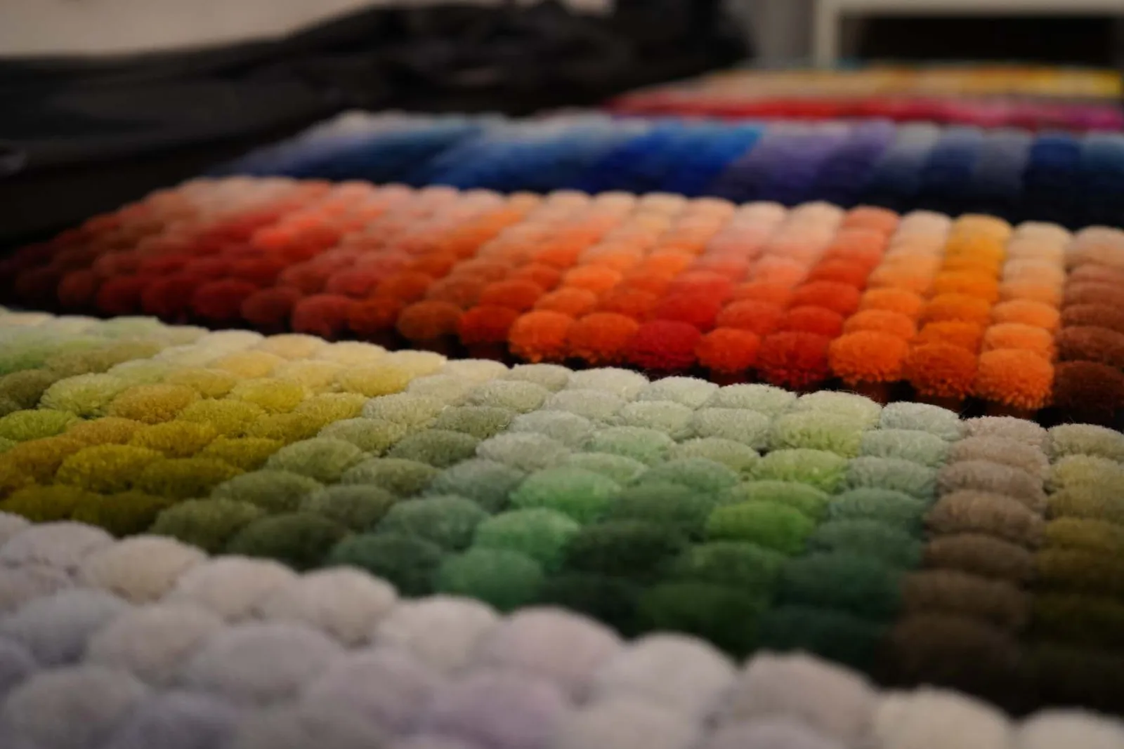 Pompones de muestra de color